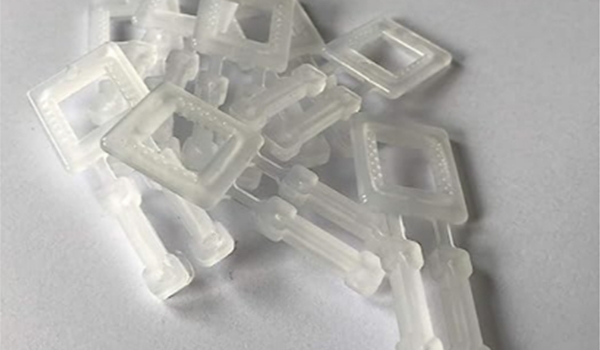 Bucle plástico para fleje